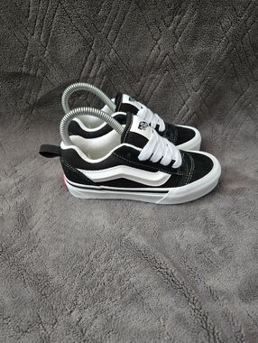 Vans Knu Skool Casual Shoes Kids Sz 13 Black White Sneakers.